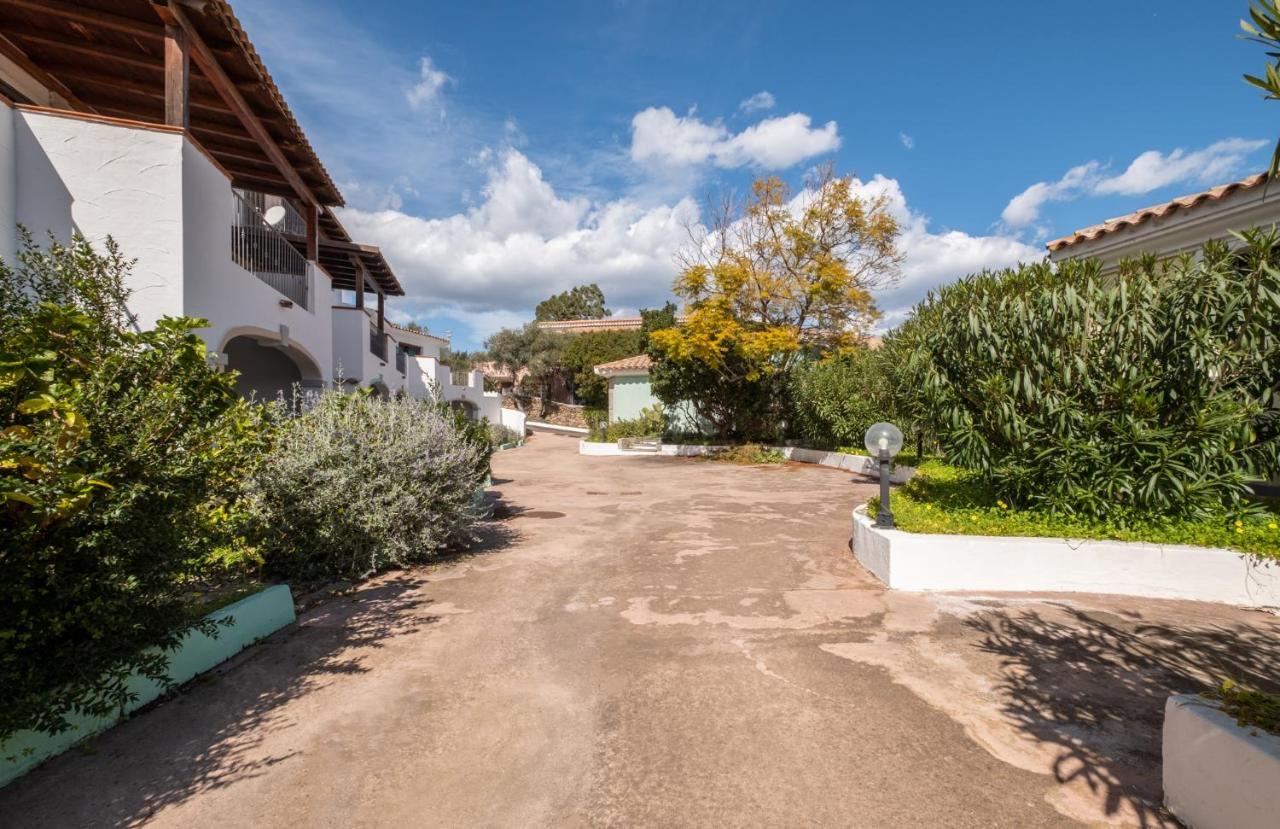 Villa Oleandri Rossi Tanaunella Exterior foto